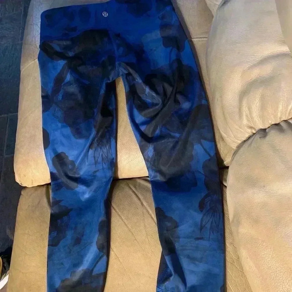 Lululemon wonder under crop - Picture 10 of 14